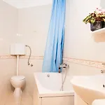 Adria Blue קסטב