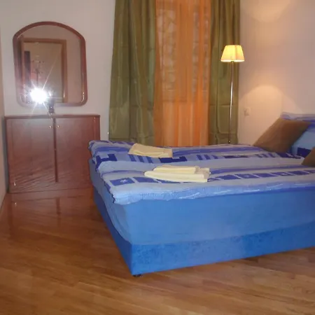 Adria Blue شقة *
