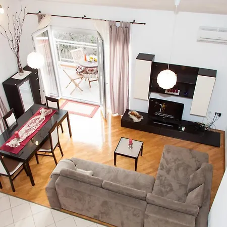 Adria Blue Apartment *